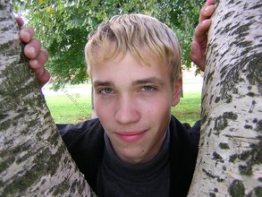 Big-dicked twink boy posing in Hawaiian shirts outdoors