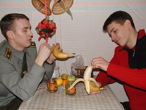 Older guy decides to seduce his twink friend after their dinner