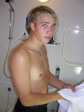 Beautiful twink blonde posing and shaving for you