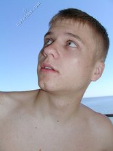 Seaside seduction with a beautiful pasty-looking twink