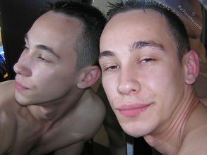 Shredded twink loves his own reflection way too much
