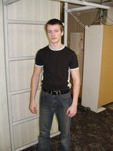 Jacked-up twink wants to pump some more iron