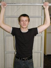 Jacked-up twink wants to pump some more iron