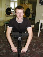 Jacked-up twink wants to pump some more iron