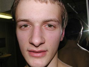 Brown-eyed twink does all the heavy lifting