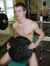 Brown-eyed twink does all the heavy lifting