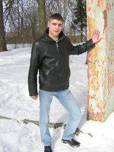 Blue-eyed brunette twink has mastered the slav squat