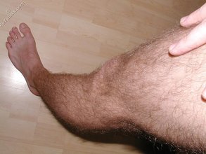 Hairy cock twink shows his sexy feet to the viewer
