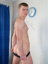 Grey undies twink showing off his pasty body on cam
