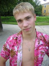 Ravishing twink with a Hawaiian shirt gets drunk
