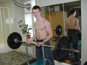 Six-pack twink stud working out and showing off