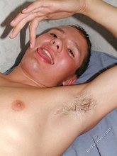 Six-pack twink cums all over his belly on cam