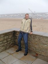 Jeans-wearing dude showing his amazing body on cam
