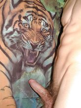 Weight lifting enthusiast shows his meaty cock