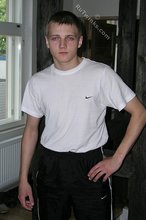 Sporty twink slowly undressing and showing his pits