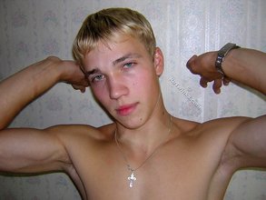 Beautiful twink shows his lips and his dick on camera