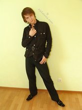 Twink dressed in all black starts undressing on cam