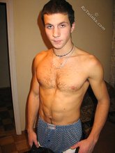 Muscular twink shows his gorgeous body on camera