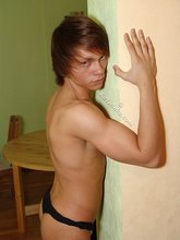 Long-haired twink exposing his sexy hands and feet