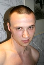 Dirty feet twink lifting weights and showing cock