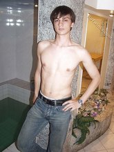 Dark-haired twink exposes that perfect body of his