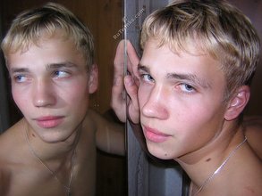 Grey eyes twink blonde shows off his tender asshole