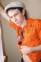 Gangsta twink showing his armpits and abs on cam
