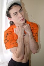 Gangsta twink showing his armpits and abs on cam