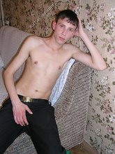Skinny twink showing off his ass and his armpits
