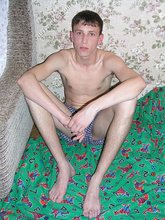 Skinny twink showing off his ass and his armpits