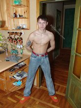 Hardcore dark-haired twink pulls no punches