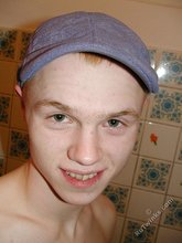 Blond-haired beauty and his delicious armpits (close-ups)