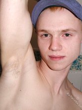 Blond-haired beauty and his delicious armpits (close-ups)