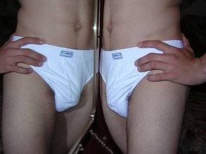 Pretty boy twink makes out with his own reflection