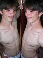 Pretty boy twink makes out with his own reflection