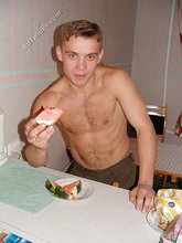 Blond-haired guy and his hot body: HQ pictures