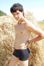Smoking hot twink decides to take his shirt off