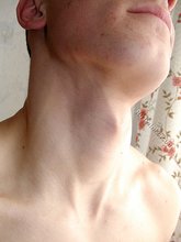 Muscular twink with a hot bod showing off on cam