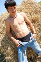 Horny-looking country boy shows his shirtless bod