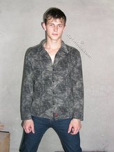 Twink pops his shirt open to expose his sexy abs