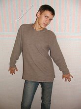 Dark-haired twink flashing his sexy nipples for you