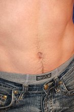 Beautiful body twink flashing his abs on camera