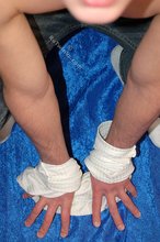 Muscular twink with a beautiful bod shows off on cam