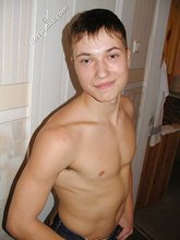 Shredded stud posing and smiling like a lunatic