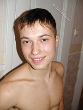 Shredded stud posing and smiling like a lunatic