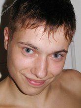 Shredded stud posing and smiling like a lunatic