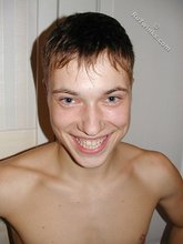 Shredded stud posing and smiling like a lunatic