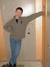 Twink with a winning smile welcomes you (gay XXX)