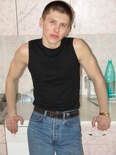 Twink with a winning smile welcomes you (gay XXX)