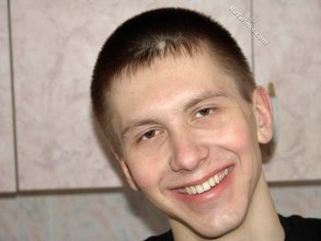 Twink with a winning smile welcomes you (gay XXX)